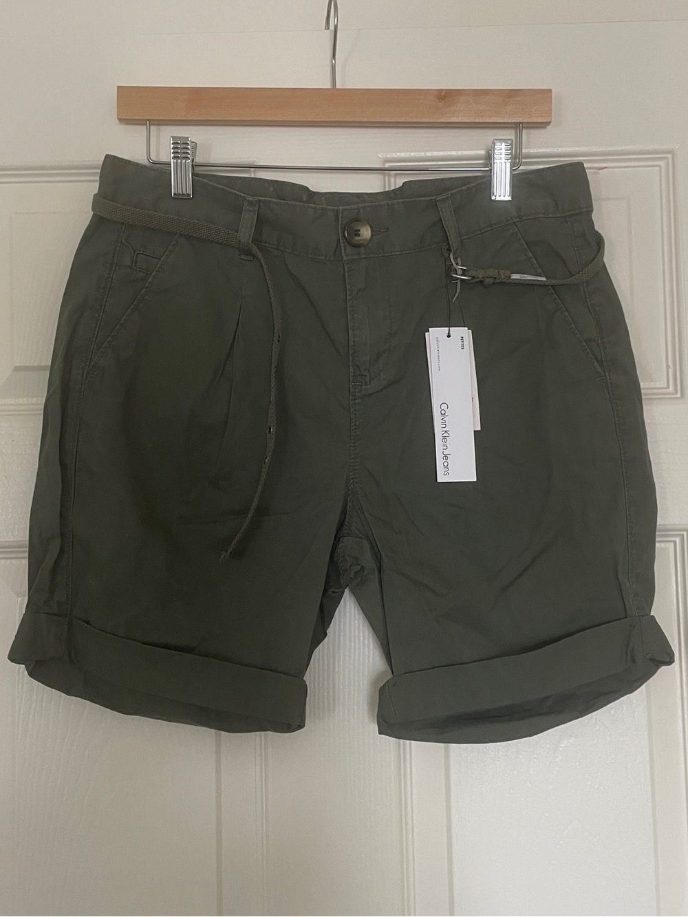 💚 Calvin Klein Jeans Olive Green Rolled Cuff Bermuda Shorts 💚
